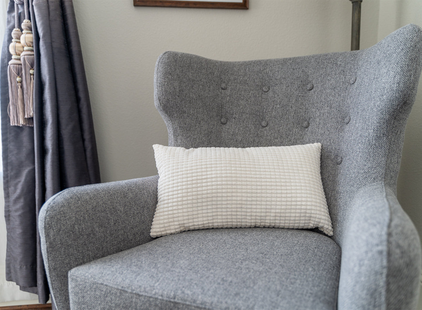 New Corn Pattern Polyester Blend Lumbar Pillow 330g Insert is optional