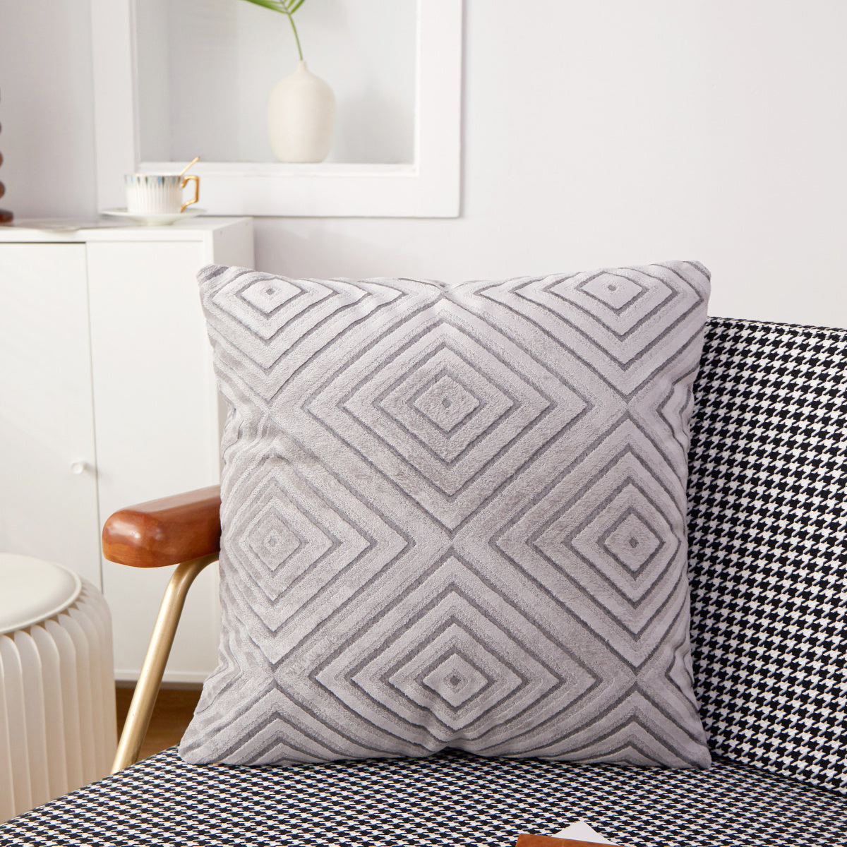 Set of 2 Soft Warm Decorative Pillow (With/Without Inserts)18x18 inches, pack of 2 throw pillows