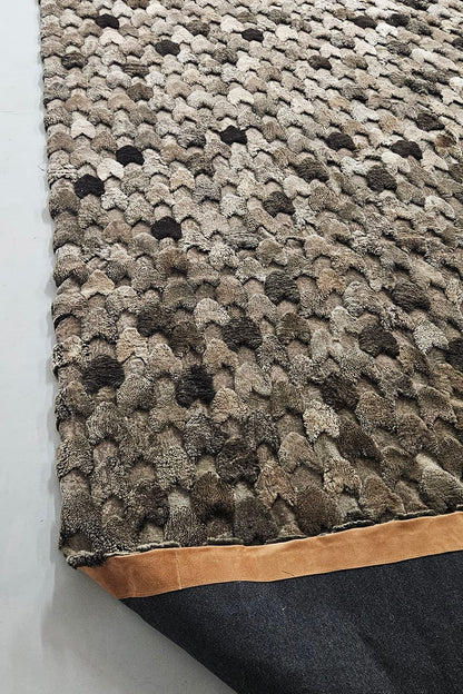 ARROWS – Hi-Low Sculpted Shearling Rug