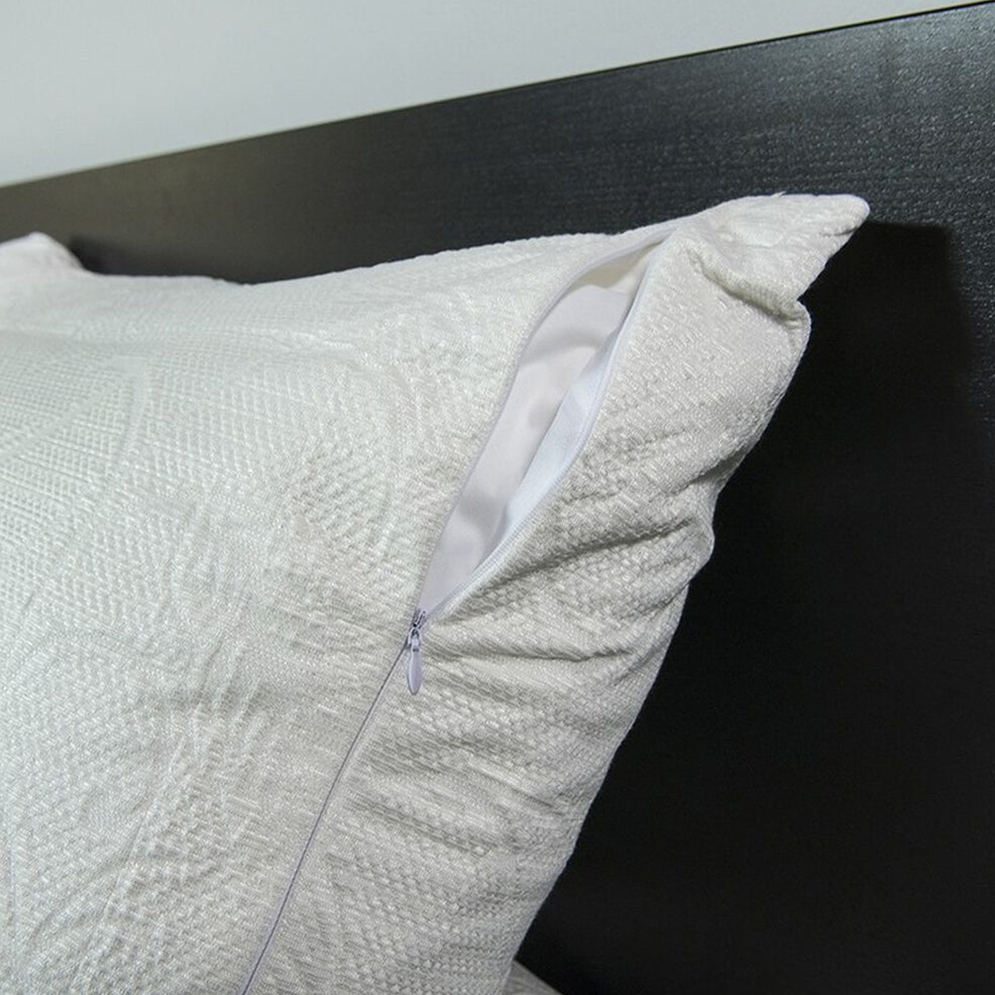 Crystal Zippered Pillow Protector (1pk)