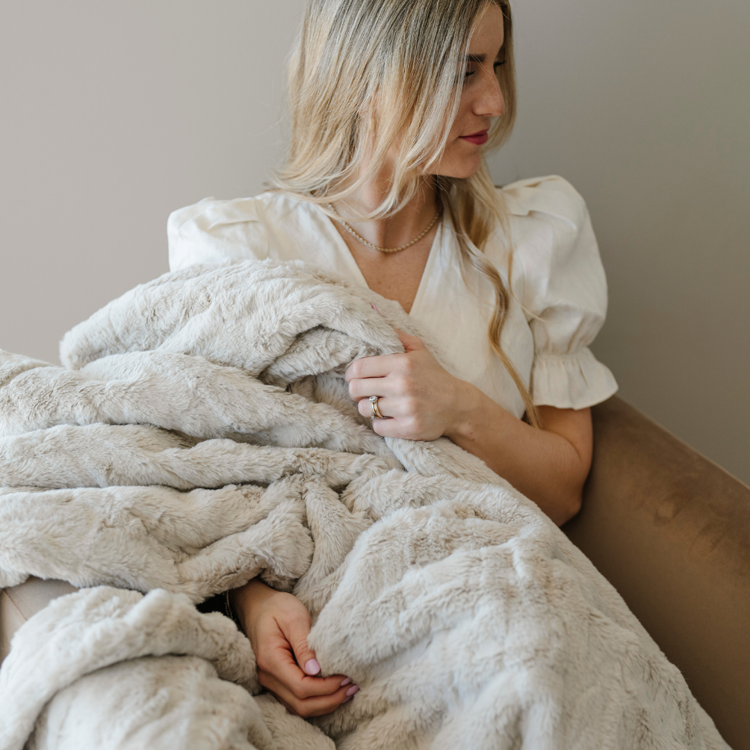 PATTERNED FAUX FUR XL THROW BLANKETS